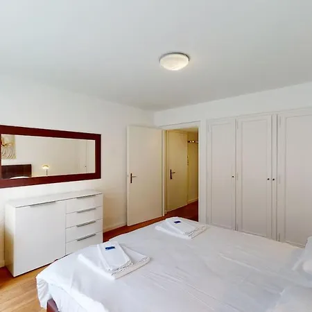 Апартаменты Charming 1bd Flat - Old Town Uz1 *