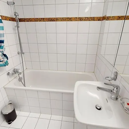 Charming 1bd Flat - Old Town Uz1 Zurych