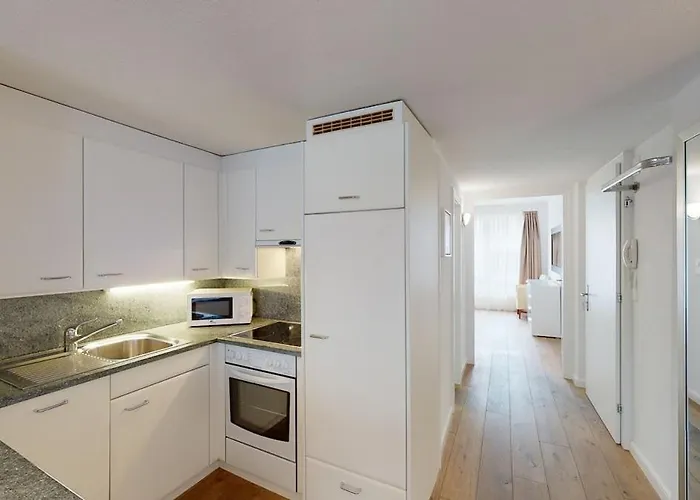 Апартаменти Charming 1bd Flat - Old Town Uz1